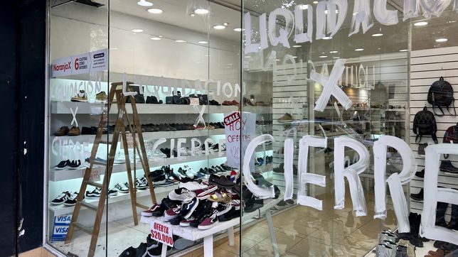 cerro otra zapateria y ya son tres los comercios historicos que bajaron las persianas este mes