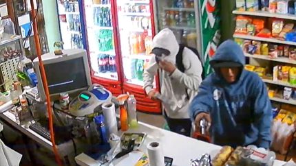 Tensión en un almacén de Los Hornos: Amenazó a mi papá y dijo que le iba a pegar un tiro