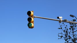 colocaron un semaforo para mejorar el transito en una esquina clave de la plata colocaron un semaforo para mejorar el transito en una esquina clave de la plata