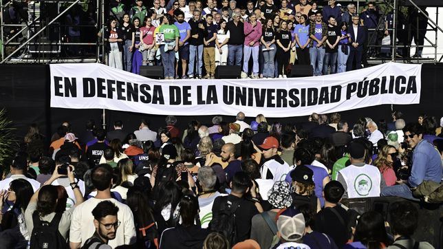 la marcha federal paraliza al pais y la comunidad de la unlp se moviliza por contra el ajuste