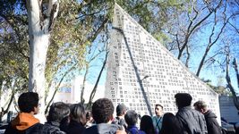 el recuerdo de rene favaloro en la plata a 25 anos de su fallecimiento