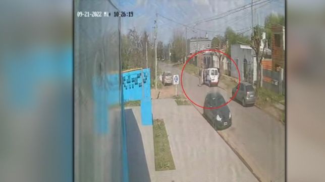 video: le gatillaron dos veces en medio de un dramatico robo en la plata