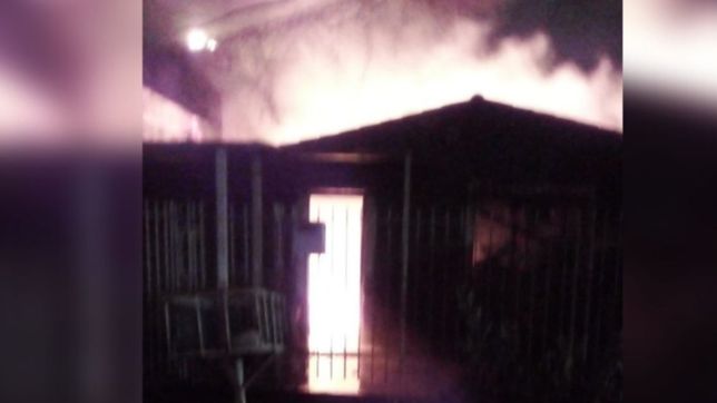 una familia lo perdio todo en un incendio en san carlos y pide ayuda para poder vivir