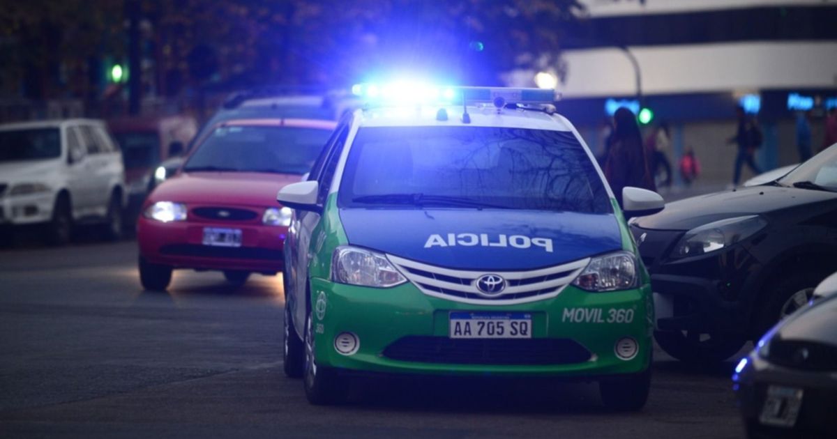 Armados, Encapuchados Y Con Guantes, Cuatro Ladrones Desvalijaron A Un ...