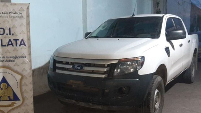 en contramano y con una camioneta de la unlp robada, asi cayo un delincuente en la plata