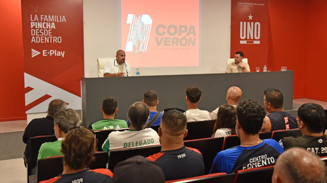 asi fue la presentacion de la copa veron con la presencia de la brujita y mucha expectativa
