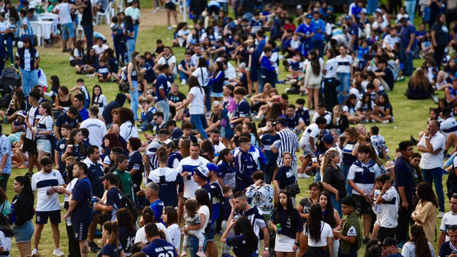miles de triperos celebraron el dia del hincha de gimnasia