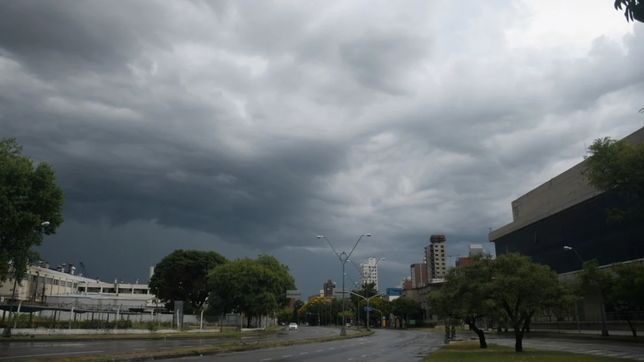 diluvio en santa fe: ¿que se espera para el horario del partido entre estudiantes ante sarmiento de la banda?