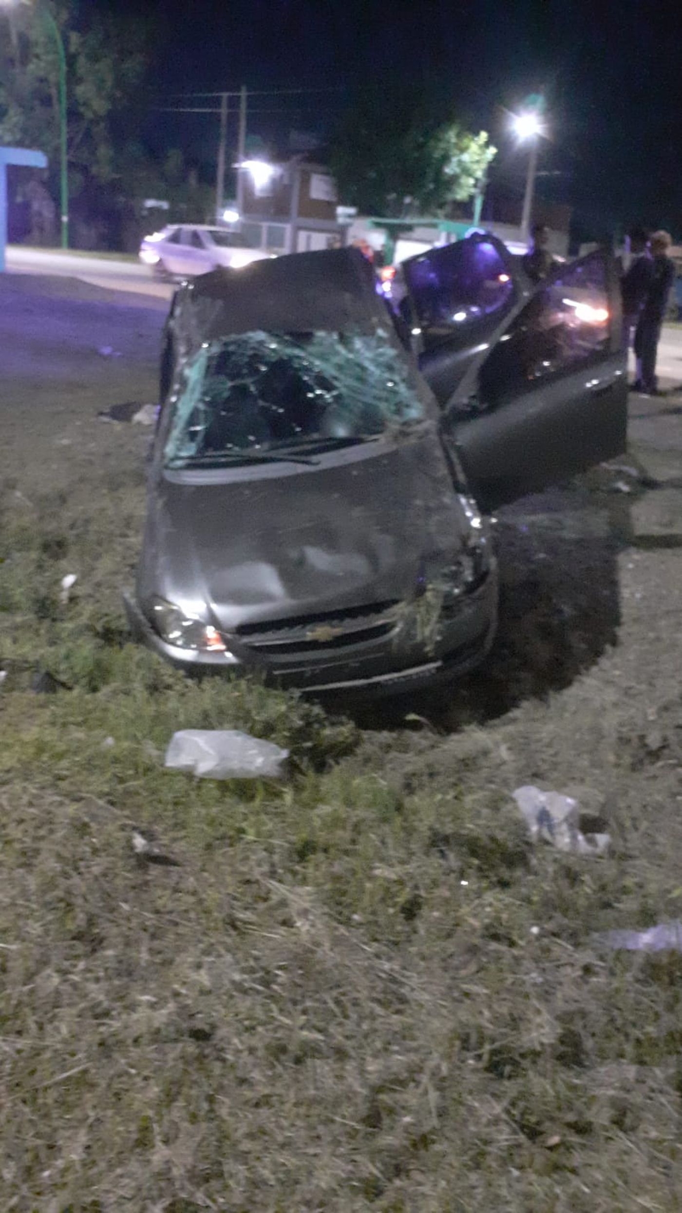 As&iacute; qued&oacute; el auto tras el impactante vuelco en Ensenada