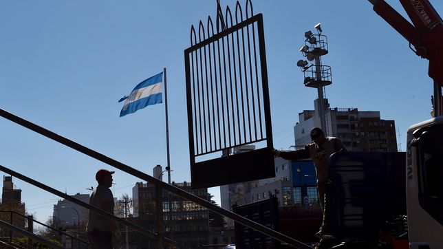 la municipalidad confirmo que hara con las rejas en las plazas y parques de la plata