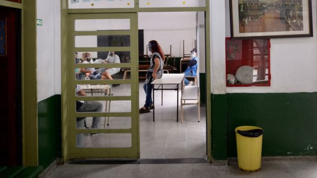 mas del 90% de los docentes tiene dos dosis y el 43% el refuerzo contra el covid-19