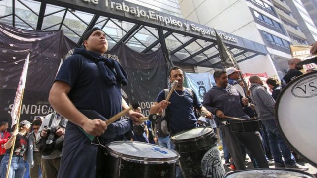 se destrabo el conflicto de los neumaticos con aumentos y un bono de $100.000