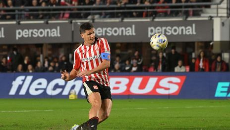 Estudiantes quedó eliminado con Racing y no defenderá el título del fútbol argentino Estudiantes quedó eliminado con Racing y no defenderá el título del fútbol argentino