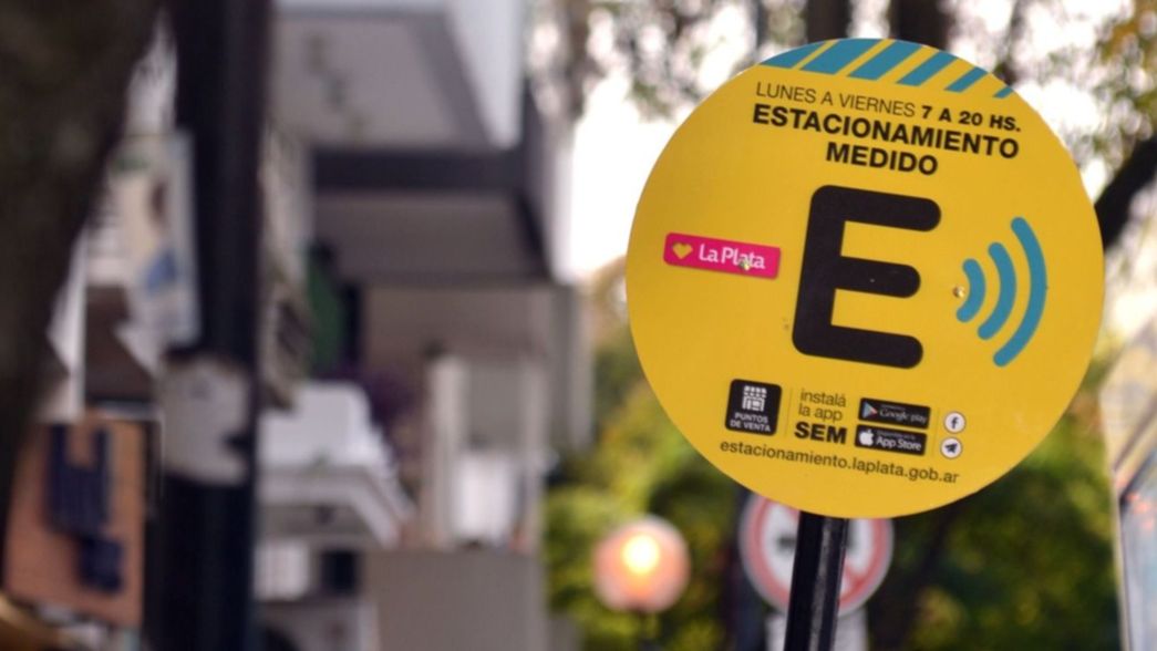 El estacionamiento medido ya funciona con su horario habitual en La Plata