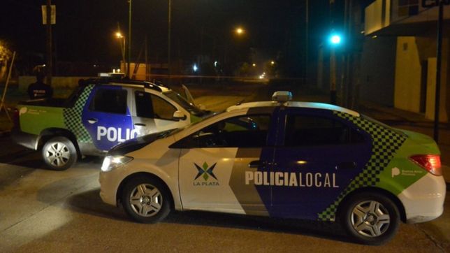 golpes, piedrazos y disparos: tension por una violenta pelea en la plata
