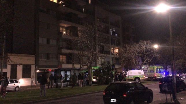 video: un incendio obligo a evacuar un edificio de la plata en plena cuarentena