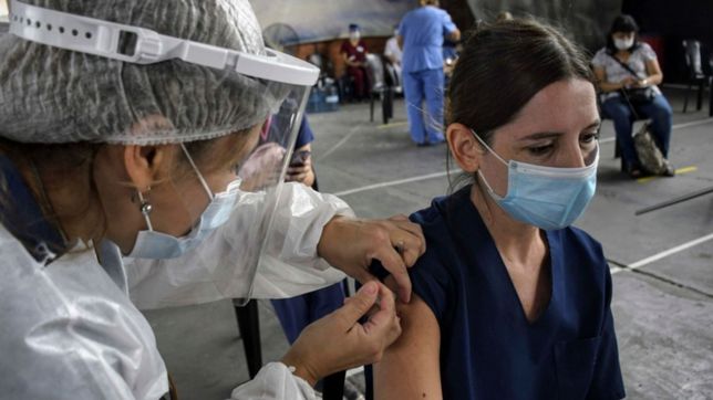 evaluan aplicar solo una dosis de la sputnik v para llegar a 20 millones de vacunados