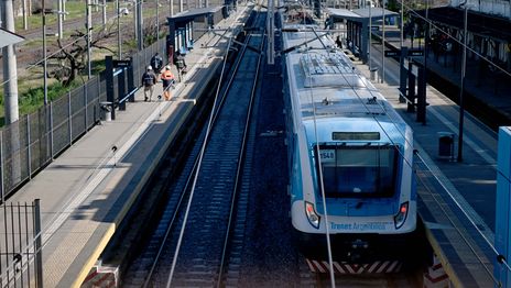 El tren Roca se liberó tras el accidente fatal y ya cubre todo el recorrido entre La Plata y Constitución