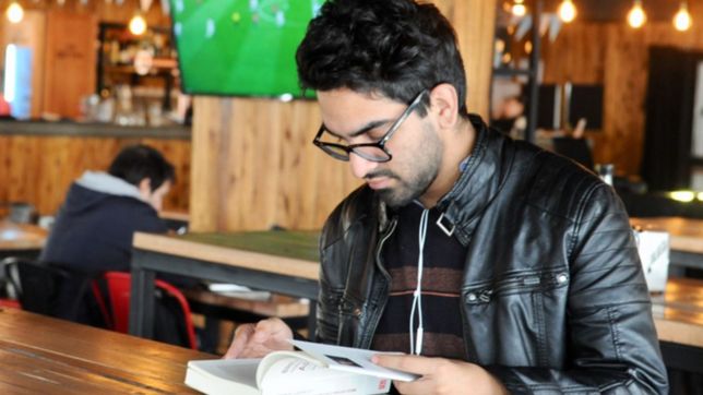 la provincia impulsa tutorias para ayudar a jovenes escritores a terminar su primer novela