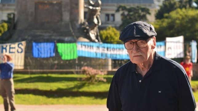 los jubilados podran pedir sus tarjetas de debito por telefono y recibirlas en sus casas