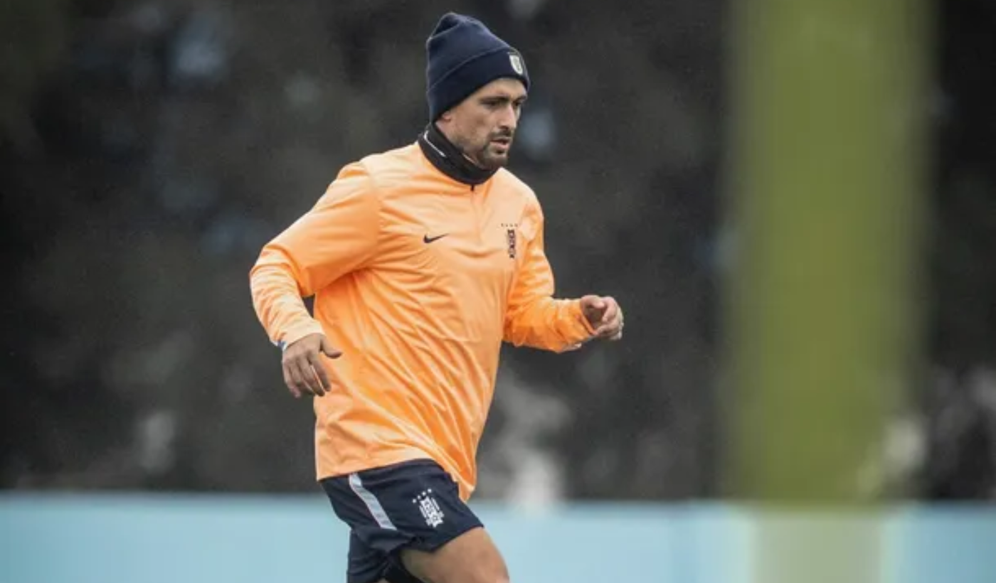 De Arrascaeta podr&iacute;a dejarle su lugar a Tiago Palacios en la Selecci&oacute;n uruguaya.