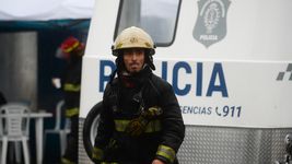 al menos dos vecinos tuvieron que ser asistidos por inhalar monoxido tras un incendio