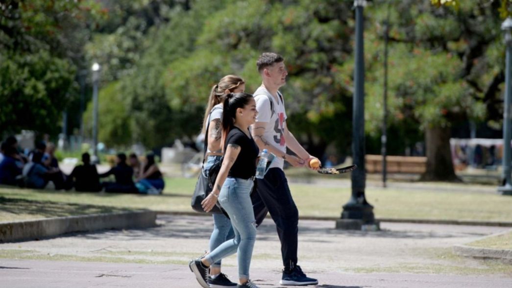Ola de calor, tormentas aisladas y muchas nubes: el clima de la semana en La Plata