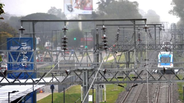 una formacion del tren roca choco a una persona y hay complicaciones en el servicio