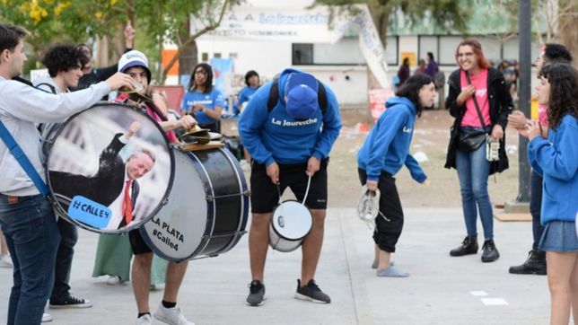 humanidades dio la primera sorpresa: la jup se hizo fuerte y se quedo con el centro