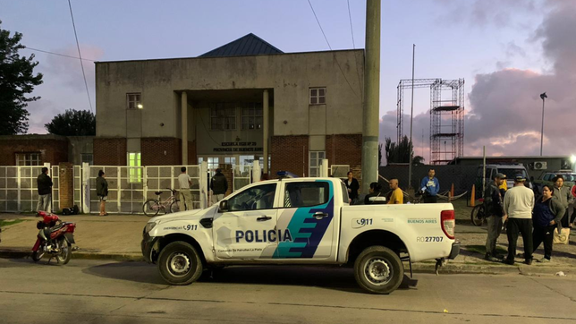 robaron en una escuela de la plata y los padres amenazan con tomar el edificio