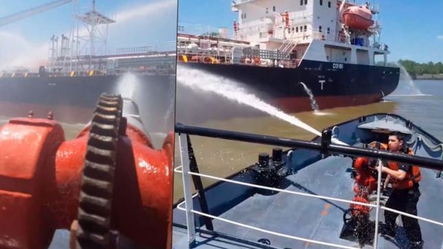 video: impactante simulacro de incendio de un barco en el rio de la plata