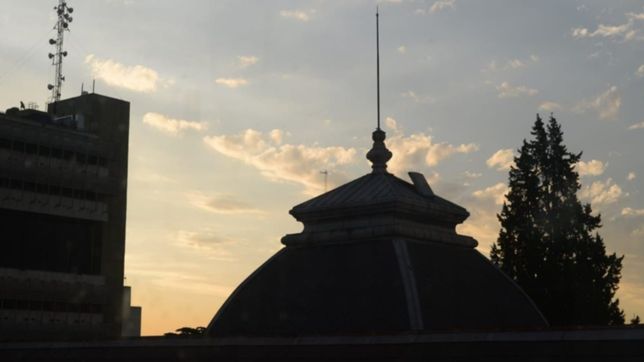 miercoles nublado, con calor y ¿tormentas aisladas en la plata?