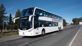 un micro que llegaba a la plata tuvo que frenar su recorrido por riesgo de incendio un micro que llegaba a la plata tuvo que frenar su recorrido por riesgo de incendio