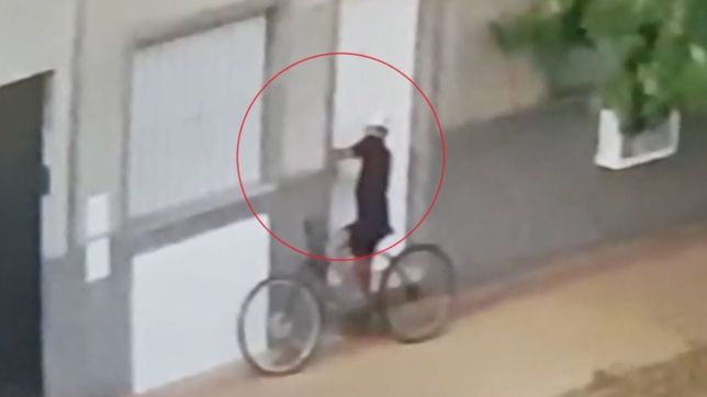 video: denuncian que en un barrio de la plata se roban hasta los picaportes de las casas