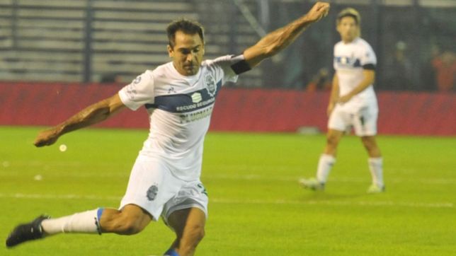 rosario central no se resigna y quiere a fito: asi es la nueva oferta para llevarse a fabian rinaudo