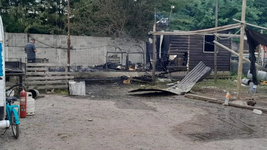 una familia de la plata perdio todo en un incendio y busca ayuda para volver a empezar una familia de la plata perdio todo en un incendio y busca ayuda para volver a empezar