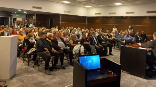 alconada mon y epeloa debatieron sobre la fundacion de la plata y el vinculo con masones