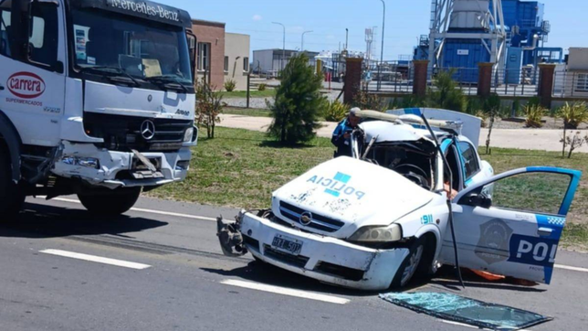 un oficial de la policia bonaerense murio en un impactante choque frontal