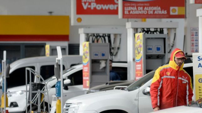 lleno el tanque de la moto y le robo a los playeros cuando le quisieron cobrar