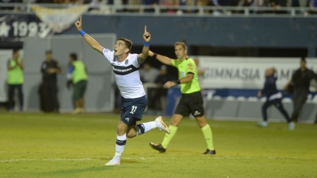?titanovich?, el video viral del gol agonico de gimnasia con la musica de titanic