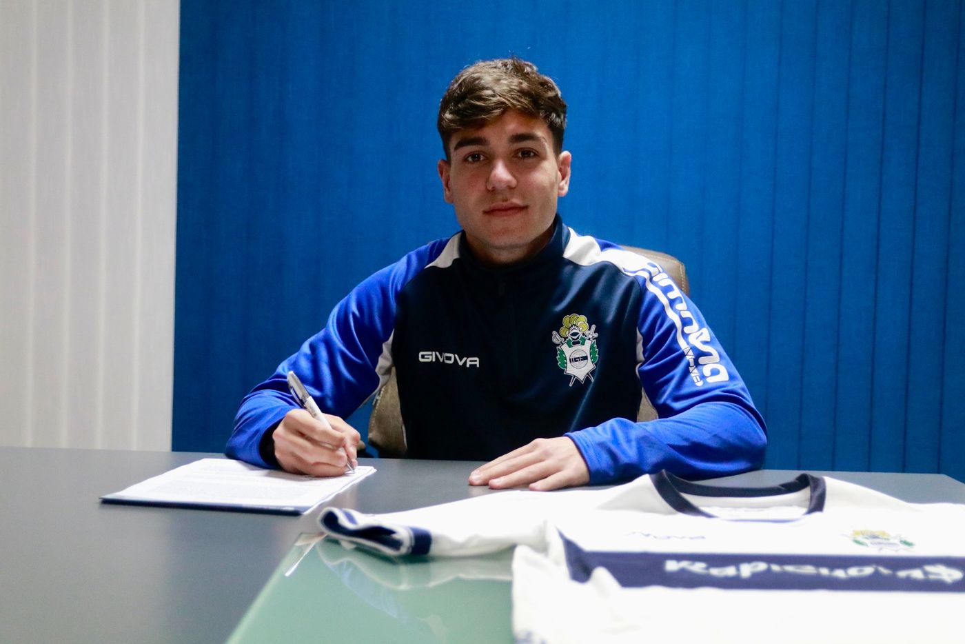 Ignacio Zappulla pertenece a Gimnasia, que adquirió el 50% de su ficha. Ignacio Zappulla pertenece a Gimnasia, que adquirió el 50% de su ficha.