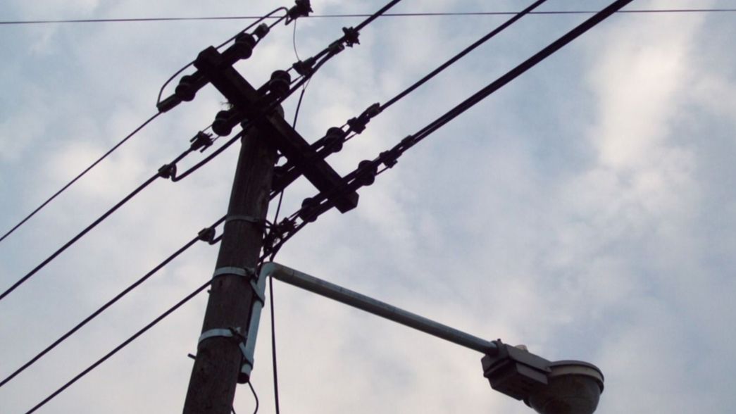 Atraparon a un joven robando cables en plena madrugada y terminó preso