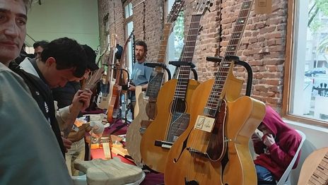 Llega a La Plata una nueva edición de la exposición de luthiers