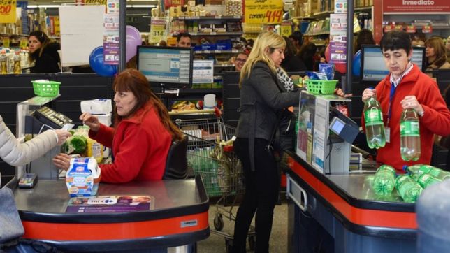 confirman el aumento para empleados de comercio y los sueldos superaran los $90.000