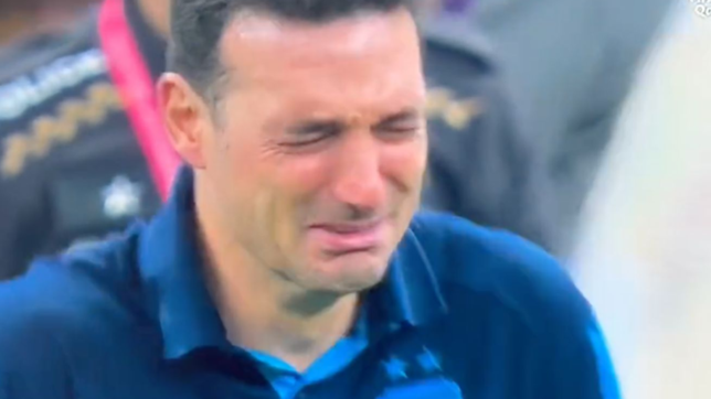 scaloni conto por que rompio en llanto en el momento del abrazo con paredes