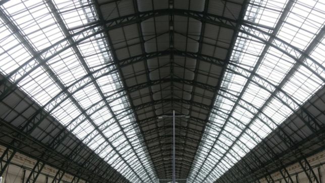 ventanas, pintura y mas: terminaron las obras y asi luce la estacion de trenes de la plata