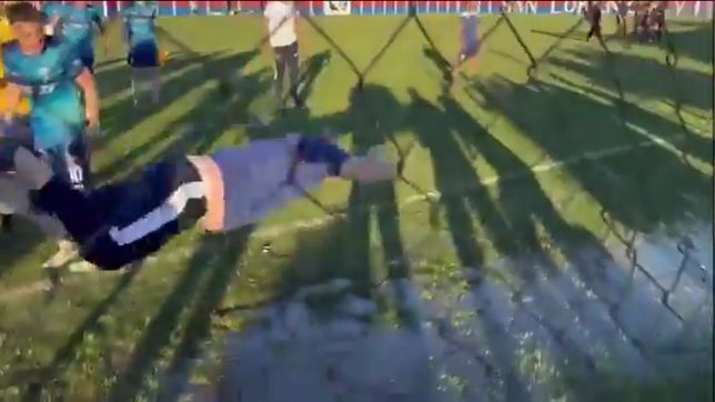 el alocado momento que se vivio en la cancha de san lorenzo de villa castells y que recordo a maradona