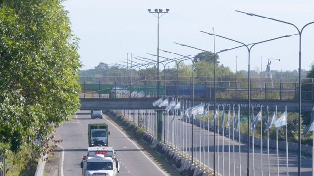 corte en la autopista buenos aires- la plata por una manifestacion social