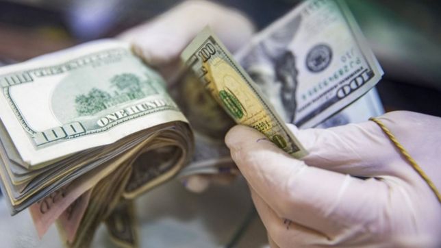 ¿es conveniente renunciar a los subsidios para comprar dolares?