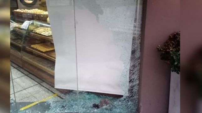 atacaron una panaderia platense, les robaron la caja y ofrecen recompensa para recuperarla